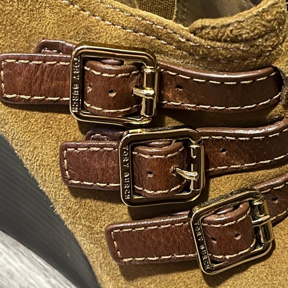 Tory Burch Gabriel High Wedge, Size 7M - Picture 9 of 16